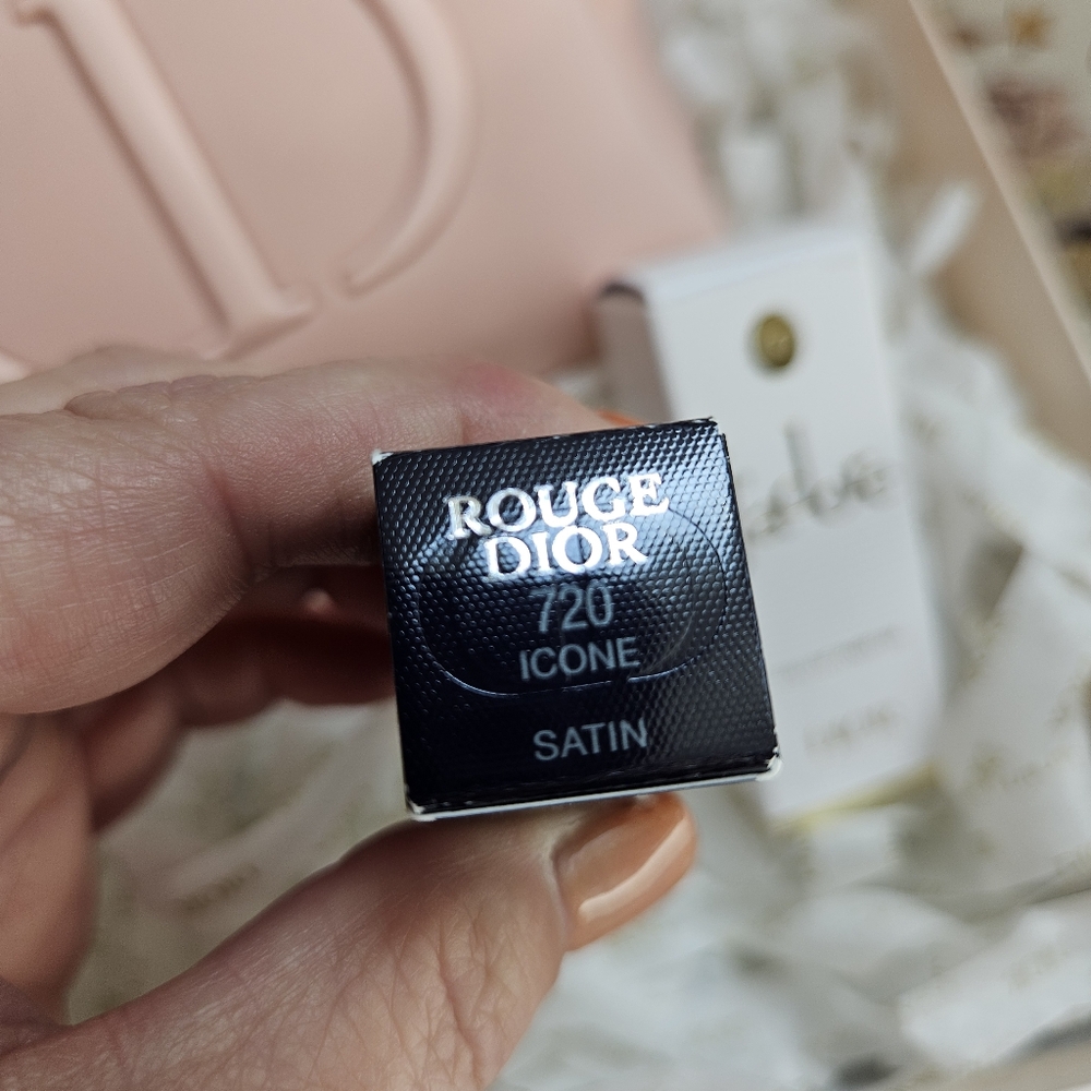 ☆ DIOR GIFT BUNDLE ☆ Pouch ☆ Box ☆ DIOR Confetti ☆ Parfum ☆ Lipstick - Picture 15 of 16